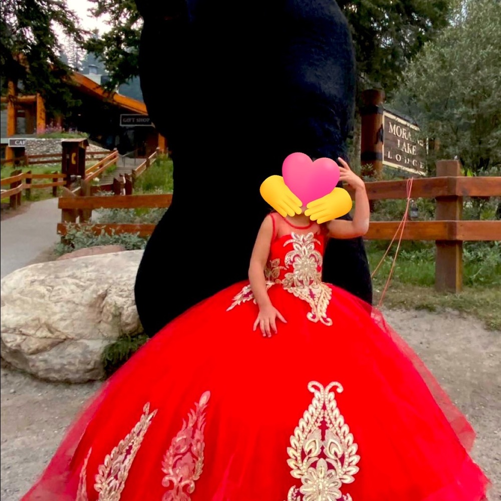 Royal 👑 red dress for little queen 👸